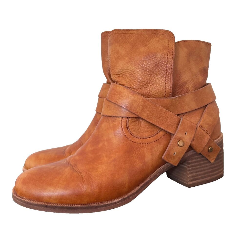 UGG Leather Ankle Boots Women’s 9 Cognac Brown Leather Western Moto Booties
